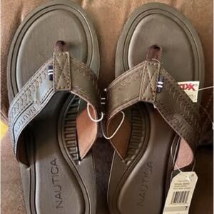 New Nautica Flip Flops - Men’s Size 7